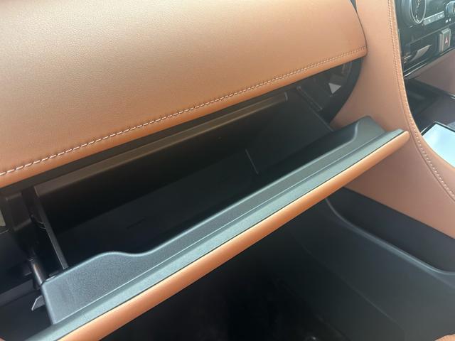 ヴェルファイア Ｚ　プレミア　登録済未使用車　内装ブラウン　１４コネクトナビ　デジタルインナーミラー　１３．２型後席モニター　左右独立ムーンルーフ　ヘッドアップディスプレイ　トヨタチームメイト　置くだけ充電　ＨＤＭＩ　純正１９ＡＷ（23枚目）