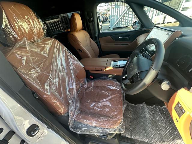 ヴェルファイア Ｚ　プレミア　登録済未使用車　内装ブラウン　１４コネクトナビ　デジタルインナーミラー　１３．２型後席モニター　左右独立ムーンルーフ　ヘッドアップディスプレイ　トヨタチームメイト　置くだけ充電　ＨＤＭＩ　純正１９ＡＷ（29枚目）