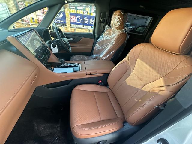 ヴェルファイア Ｚ　プレミア　登録済未使用車　内装ブラウン　１４コネクトナビ　デジタルインナーミラー　１３．２型後席モニター　左右独立ムーンルーフ　ヘッドアップディスプレイ　トヨタチームメイト　置くだけ充電　ＨＤＭＩ　純正１９ＡＷ（30枚目）