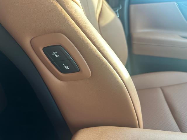 ヴェルファイア Ｚ　プレミア　登録済未使用車　内装ブラウン　１４コネクトナビ　デジタルインナーミラー　１３．２型後席モニター　左右独立ムーンルーフ　ヘッドアップディスプレイ　トヨタチームメイト　置くだけ充電　ＨＤＭＩ　純正１９ＡＷ（31枚目）