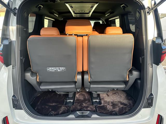 ヴェルファイア Ｚ　プレミア　登録済未使用車　内装ブラウン　１４コネクトナビ　デジタルインナーミラー　１３．２型後席モニター　左右独立ムーンルーフ　ヘッドアップディスプレイ　トヨタチームメイト　置くだけ充電　ＨＤＭＩ　純正１９ＡＷ（38枚目）