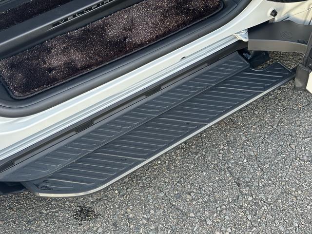 ヴェルファイア Ｚ　プレミア　登録済未使用車　内装ブラウン　１４コネクトナビ　デジタルインナーミラー　１３．２型後席モニター　左右独立ムーンルーフ　ヘッドアップディスプレイ　トヨタチームメイト　置くだけ充電　ＨＤＭＩ　純正１９ＡＷ（41枚目）