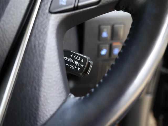 アルファードハイブリッド Ｇ　Ｆパッケージ　４ＷＤ　フルセグ　メモリーナビ　ＤＶＤ再生　バックカメラ　衝突被害軽減システム　ＥＴＣ　両側電動スライド　ＬＥＤヘッドランプ　乗車定員７人　３列シート　ワンオーナー　パノラミックビューモニター（16枚目）