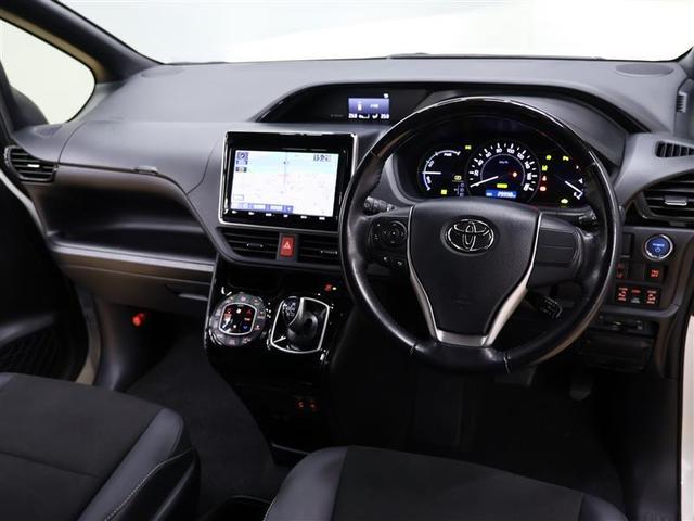 ノア ハイブリッドＳｉ　ダブルバイビーＩＩＩ　フルセグ　メモリーナビ　ＤＶＤ再生　バックカメラ　衝突被害軽減システム　ＥＴＣ　両側電動スライド　ＬＥＤヘッドランプ　乗車定員７人　３列シート　ワンオーナー　クリアランスソナー（5枚目）