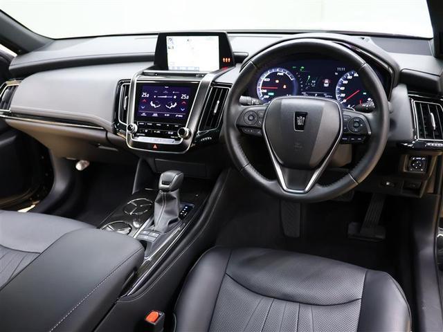 クラウンハイブリッド Ｇ　革シート　フルセグ　メモリーナビ　ＤＶＤ再生　バックカメラ　衝突被害軽減システム　ＥＴＣ　ＬＥＤヘッドランプ　ワンオーナー（5枚目）