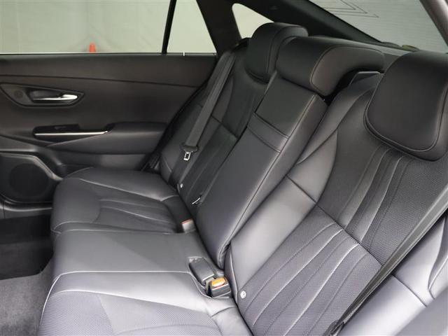 クラウンハイブリッド Ｇ　革シート　フルセグ　メモリーナビ　ＤＶＤ再生　バックカメラ　衝突被害軽減システム　ＥＴＣ　ＬＥＤヘッドランプ　ワンオーナー（31枚目）