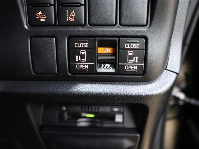 ヴォクシー ＺＳ　煌ＩＩＩ　フルセグ　メモリーナビ　ＤＶＤ再生　後席モニター　バックカメラ　衝突被害軽減システム　ＰＫＳＢ　ＥＴＣ　両側電動スライド　ＬＥＤヘッドランプ　ウオークスルー　乗車定員７人　３列シート　ワンオーナー（21枚目）