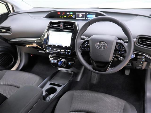 プリウス ＳセーフティプラスＩＩ　フルセグ　メモリーナビ　ＤＶＤ再生　バックカメラ　衝突被害軽減システム　ＥＴＣ　ＬＥＤヘッドランプ　ワンオーナー（6枚目）