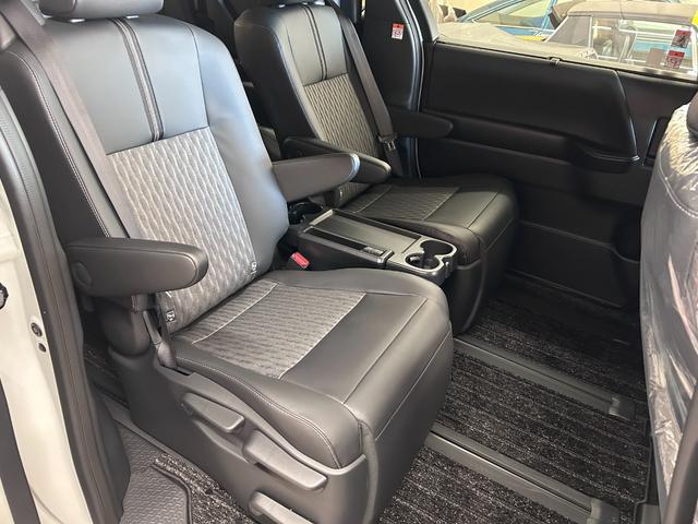 ノア ハイブリッドS-Z ディスプレイオーディオPlus 快適利便パッケージHigh トヨタセーフティセンス ユニバーサルステップ LEDヘッドライト トヨタチームメイト パノラミックビューモニター デジタルインナーミラー(29枚目)