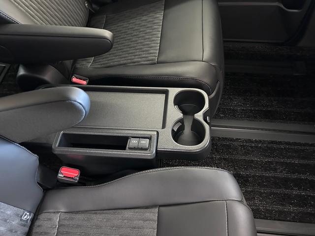 ノア ハイブリッドS-Z ディスプレイオーディオPlus 快適利便パッケージHigh トヨタセーフティセンス ユニバーサルステップ LEDヘッドライト トヨタチームメイト パノラミックビューモニター デジタルインナーミラー(31枚目)