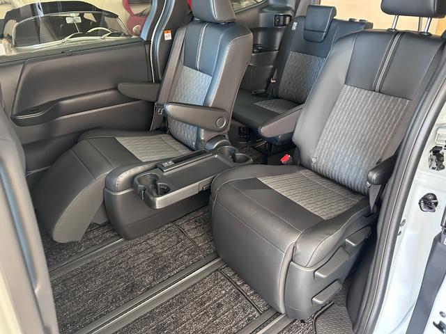 ノア ハイブリッドS-Z ディスプレイオーディオPlus 快適利便パッケージHigh トヨタセーフティセンス ユニバーサルステップ LEDヘッドライト トヨタチームメイト パノラミックビューモニター デジタルインナーミラー(33枚目)