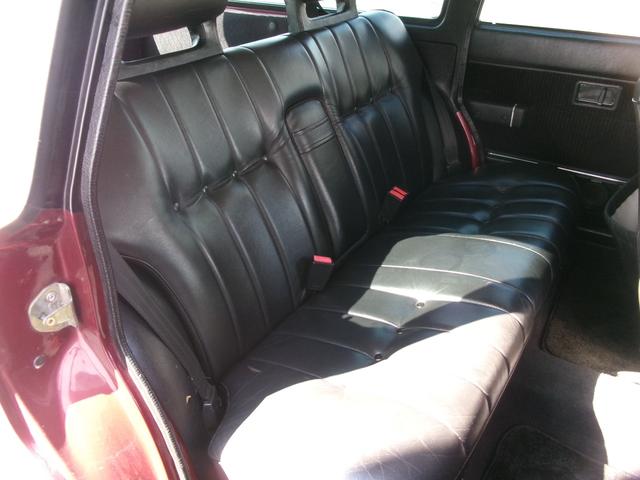 ２４０ワゴン ２４０ＧＬワゴン　コロナホイール　ホワイトリボンタイヤ　ボディ同色スポイラー　黒革シート　シートヒーター　ブラックモール（13枚目）