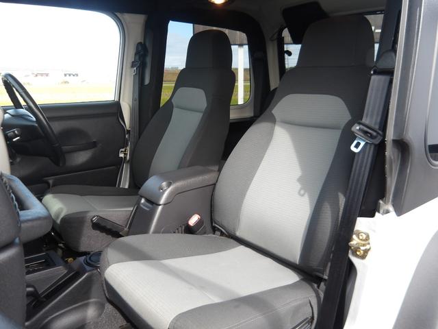 ジープ・ラングラー サハラ ハードトップ 4WD 後期最終型 20インチAW LEDヘッド ナビ 地デジ Bluetoothオーディオ(12枚目)