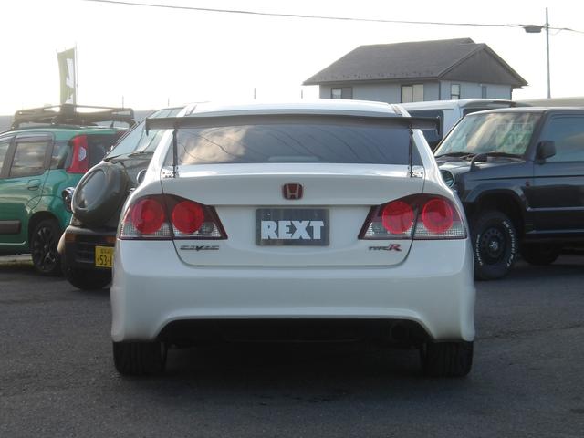 シビック タイプＲ　ユーザー様買取　ブリッツ車高調　ブレンボキャリパー　赤内装　ＭＯＭＯステ　ＺＥＲＯファイターマフラー　外ウイング（5枚目）