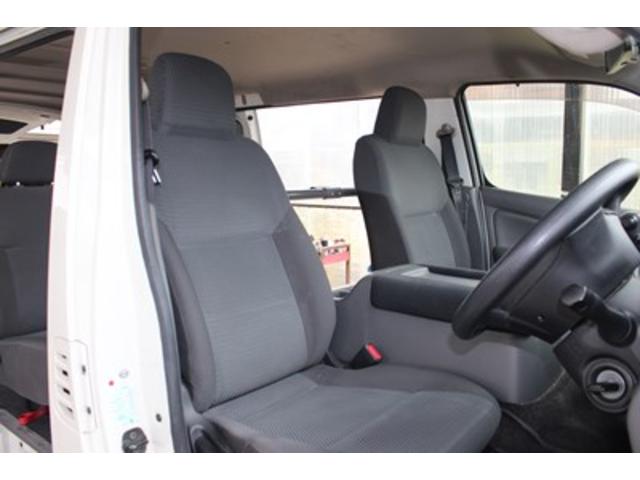 ＮＶ３５０キャラバンバン ロングＤＸターボ　グレード名：日産大阪５周年記念車　乗車定員２／５人　純正ナビ　フルセグＴＶ　バックモニター　ＥＴＣ（16枚目）