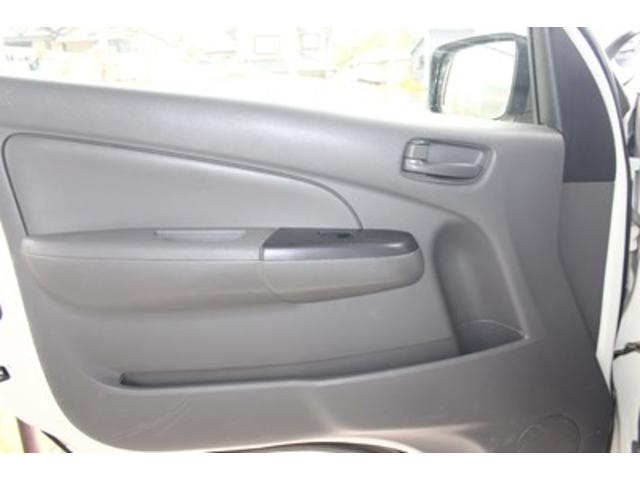 ＮＶ３５０キャラバンバン ロングＤＸターボ　グレード名：日産大阪５周年記念車　乗車定員２／５人　純正ナビ　フルセグＴＶ　バックモニター　ＥＴＣ（25枚目）