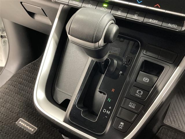 ノア Ｇ　ミュージックプレイヤー接続可　バックカメラ　衝突被害軽減システム　ＥＴＣ　ドラレコ　両側電動スライド　ＬＥＤヘッドランプ　ウオークスルー　乗車定員８人　３列シート　ワンオーナー（24枚目）