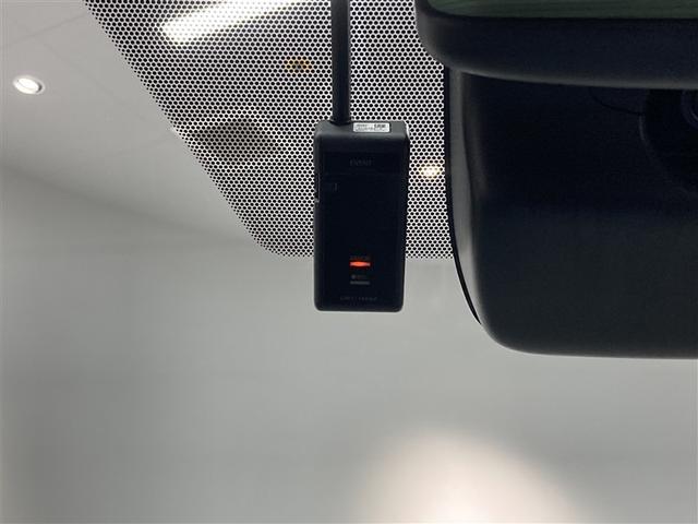 ノア Ｇ　ミュージックプレイヤー接続可　バックカメラ　衝突被害軽減システム　ＥＴＣ　ドラレコ　両側電動スライド　ＬＥＤヘッドランプ　ウオークスルー　乗車定員８人　３列シート　ワンオーナー（29枚目）