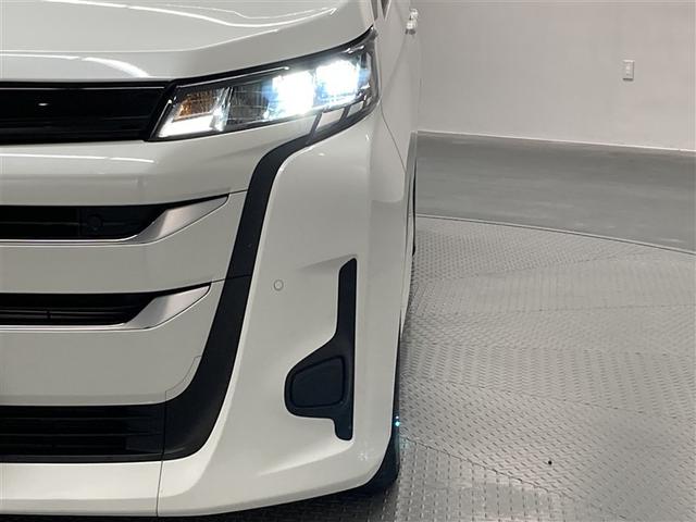 ノア Ｇ　ミュージックプレイヤー接続可　バックカメラ　衝突被害軽減システム　ＥＴＣ　ドラレコ　両側電動スライド　ＬＥＤヘッドランプ　ウオークスルー　乗車定員８人　３列シート　ワンオーナー（33枚目）