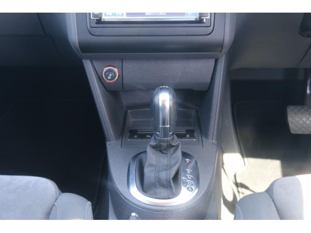 ゴルフトゥーラン ＴＳＩ　ハイライン　ナビ　ＥＴＣ　オートクルーズコントロール　盗難防止システム　運転席　助手席　サイド　エアバッグ　ＡＢＳタイヤロック　ＣＤ　ルーフレール（30枚目）