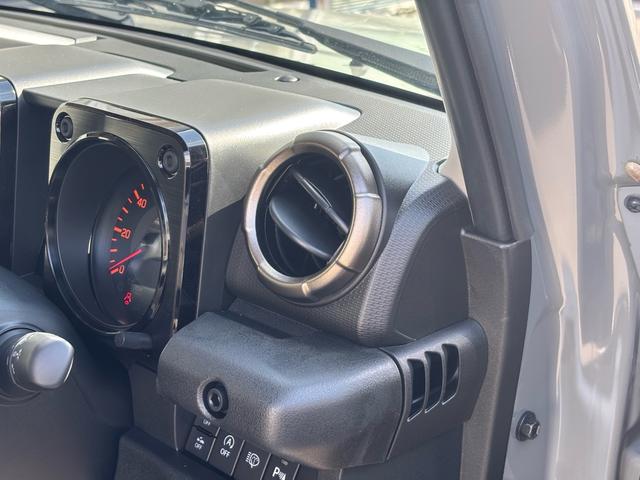 ジムニー XC XC 未使車 AT車 4WD 禁煙車 LEDヘッドライト スマートキー 純正16インチアルミホイール シートヒーター 電動格納式ドアミラー パワーウィンド(17枚目)