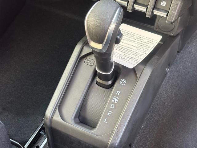 ジムニー XC XC 未使車 AT車 4WD 禁煙車 LEDヘッドライト スマートキー 純正16インチアルミホイール シートヒーター 電動格納式ドアミラー パワーウィンド(24枚目)