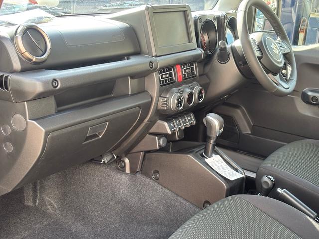 ジムニー XC XC 未使車 AT車 4WD 禁煙車 LEDヘッドライト スマートキー 純正16インチアルミホイール シートヒーター 電動格納式ドアミラー パワーウィンド(29枚目)