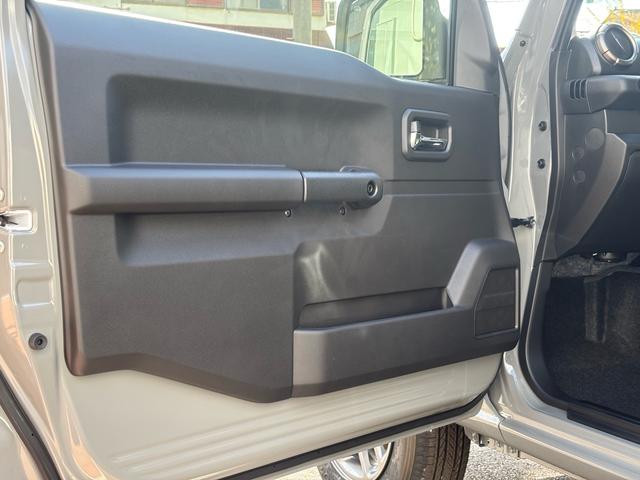 ジムニー XC XC 未使車 AT車 4WD 禁煙車 LEDヘッドライト スマートキー 純正16インチアルミホイール シートヒーター 電動格納式ドアミラー パワーウィンド(30枚目)