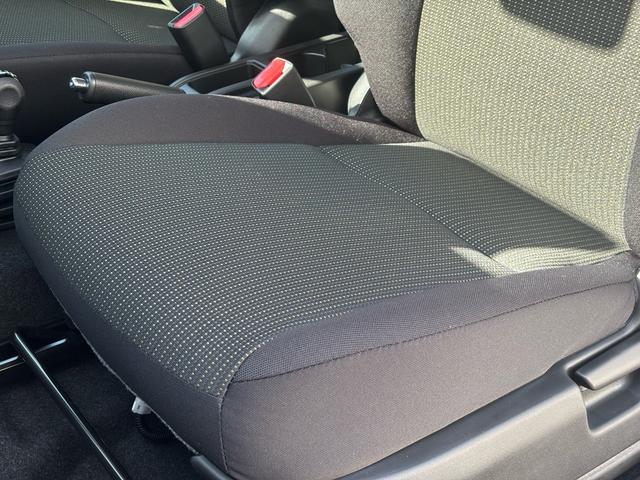 ジムニー XC XC 未使車 AT車 4WD 禁煙車 LEDヘッドライト スマートキー 純正16インチアルミホイール シートヒーター 電動格納式ドアミラー パワーウィンド(32枚目)