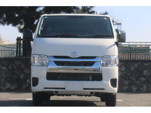 ハイエースバン ＤＸ　ＧＬパッケージ　ディーゼル車　ＬＥＤヘッドライト　パノラミックビューモニター　デジタルインナーミラー　リヤクーラー（2枚目）