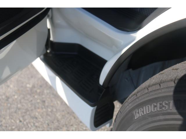 ハイエースバン ＤＸ　ＧＬパッケージ　ディーゼル車　ＬＥＤヘッドライト　パノラミックビューモニター　デジタルインナーミラー　リヤクーラー（18枚目）