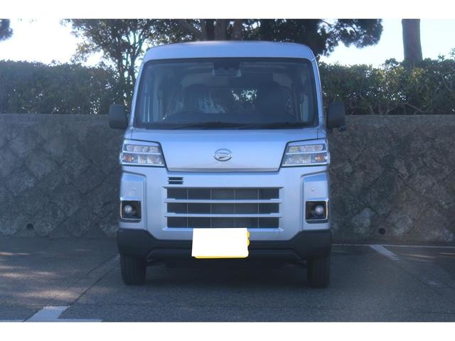 ハイゼットカーゴ 　届出済未使用車　オーディオ７インチワイド　ＬＥＤパック　パワステ　パワーウィンドウ　キーレス　ＥＴＣ　バックカメラ　Ｂｌｕｅｔｏｏｔｈ　外品アシマット（2枚目）