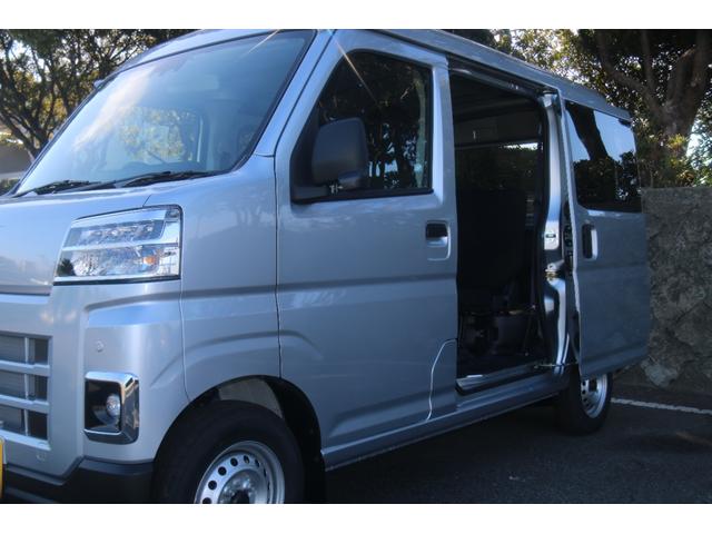 ハイゼットカーゴ 　届出済未使用車　オーディオ７インチワイド　ＬＥＤパック　パワステ　パワーウィンドウ　キーレス　ＥＴＣ　バックカメラ　Ｂｌｕｅｔｏｏｔｈ　外品アシマット（32枚目）
