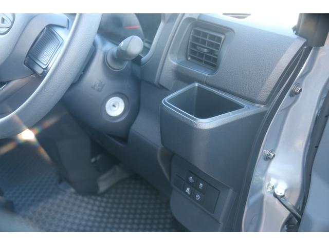 ハイゼットカーゴ 　届出済未使用車　オーディオ７インチワイド　ＬＥＤパック　パワステ　パワーウィンドウ　キーレス　ＥＴＣ　バックカメラ　Ｂｌｕｅｔｏｏｔｈ　外品アシマット（42枚目）