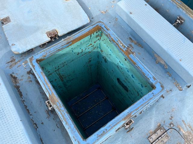 プロフィア 活魚運搬車　１０．４ｔ　７ＭＴ　３槽　温度計　圧力計　１２０Ｌブロア　汲み上げポンプ　ろ過槽　予備槽（35枚目）