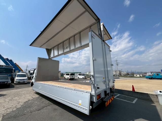 ファイター 　アルミウイング　エアサス　メーカー完成車　６．２ワイドベット付き　内寸６２３×２４１×２４２ｃｍ　クルーズコントロール　パブコ製ＬＩＭＩＴＥＤ　ＷＩＮＧ　導風板　フォグ　木床（12枚目）