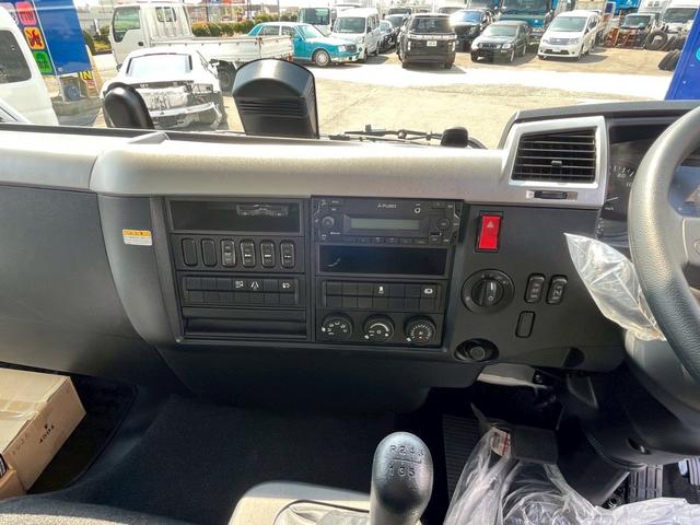ファイター 　アルミウイング　エアサス　メーカー完成車　６．２ワイドベット付き　内寸６２３×２１４×２４２ｃｍ　クルーズコントロール　パブコ製ＬＩＭＩＴＥＤ　ＷＩＮＧ　導風板　フォグ　木床（23枚目）