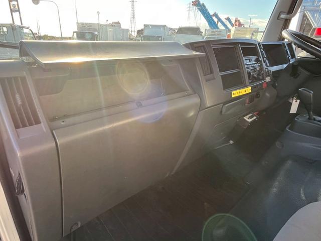 エルフトラック  3tボトルカー ワイドロング スムーサー 6室 中間棚 リアサイドキャリア入れ ルーフキャリア 室内金庫 スガワ車体 バックモニター 室内蛍光灯 モケットシート キーレス(30枚目)