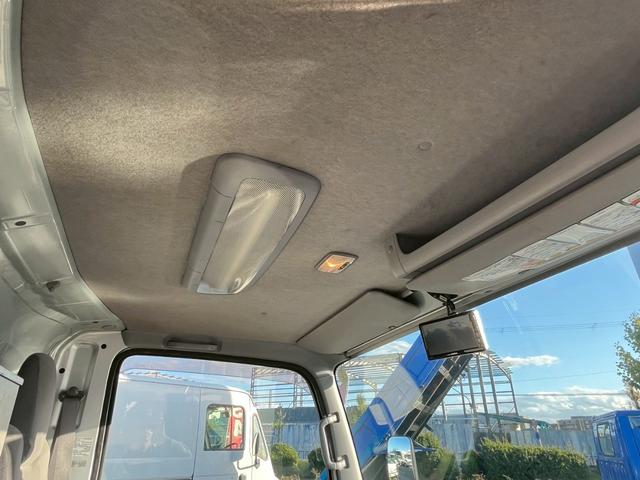エルフトラック  3tボトルカー ワイドロング スムーサー 6室 中間棚 リアサイドキャリア入れ ルーフキャリア 室内金庫 スガワ車体 バックモニター 室内蛍光灯 モケットシート キーレス(33枚目)