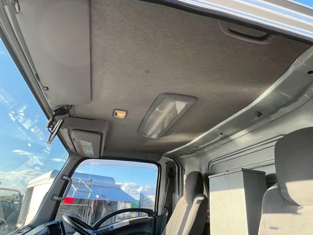 エルフトラック  3tボトルカー ワイドロング スムーサー 6室 中間棚 リアサイドキャリア入れ ルーフキャリア 室内金庫 スガワ車体 バックモニター 室内蛍光灯 モケットシート キーレス(34枚目)