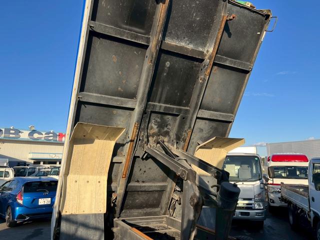 ヒノレンジャー ダンプ 3.6t 電動コボレーン フェンダーヘッドライト 左電動格納ミラー(15枚目)