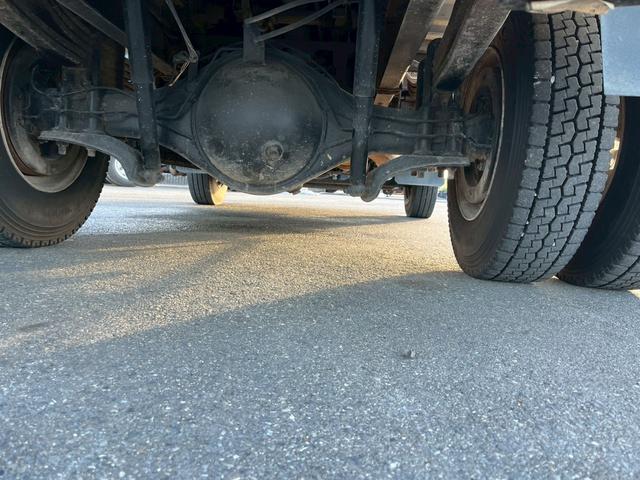 ヒノレンジャー ダンプ 3.6t 電動コボレーン フェンダーヘッドライト 左電動格納ミラー(18枚目)