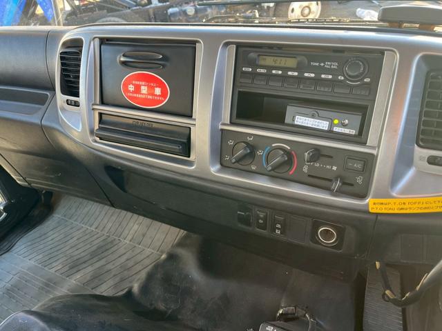 ヒノレンジャー ダンプ 3.6t 電動コボレーン フェンダーヘッドライト 左電動格納ミラー(21枚目)