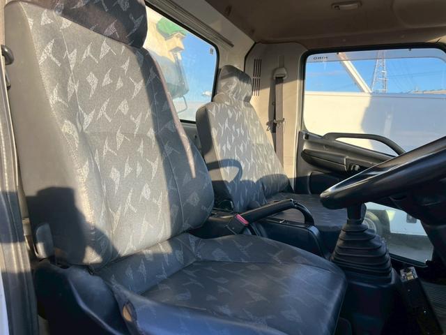 ヒノレンジャー ダンプ 3.6t 電動コボレーン フェンダーヘッドライト 左電動格納ミラー(22枚目)