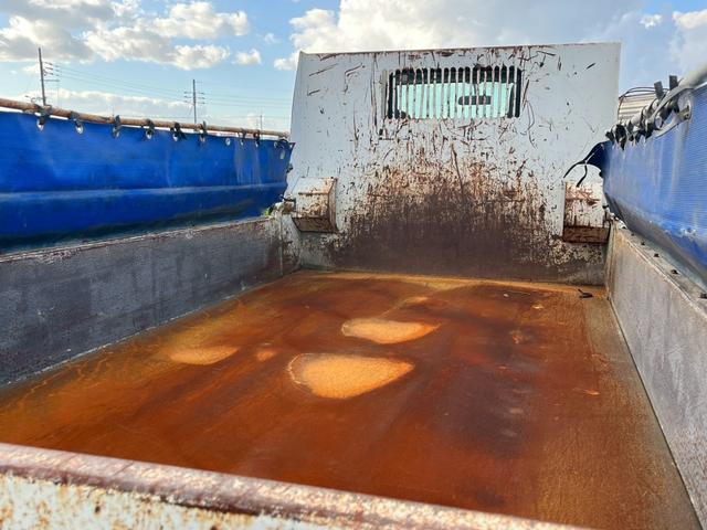 エルフトラック ダンプ 3.0Dターボ 強化ダンプ フルフラットロー 2t 低床 極東 電動コボレーン キーレス 5MT ドアバイザー ビニール地シート(9枚目)