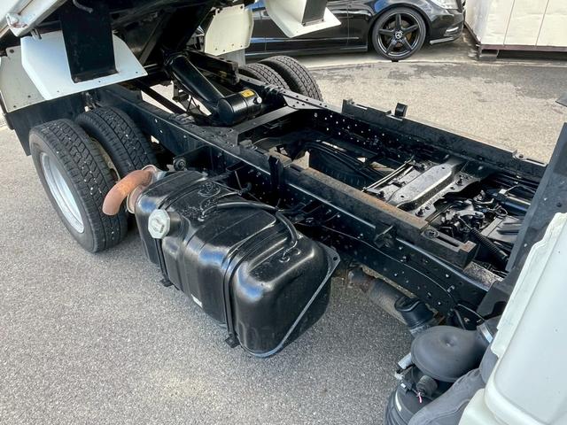 エルフトラック ダンプ 3.0Dターボ 強化ダンプ フルフラットロー 2t 低床 極東 電動コボレーン キーレス 5MT ドアバイザー ビニール地シート(16枚目)