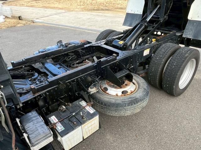 エルフトラック ダンプ 3.0Dターボ 強化ダンプ フルフラットロー 2t 低床 極東 電動コボレーン キーレス 5MT ドアバイザー ビニール地シート(17枚目)