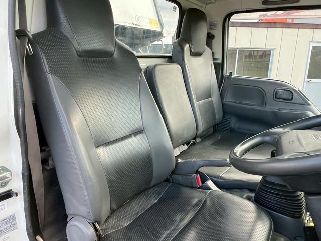 エルフトラック ダンプ 3.0Dターボ 強化ダンプ フルフラットロー 2t 低床 極東 電動コボレーン キーレス 5MT ドアバイザー ビニール地シート(19枚目)