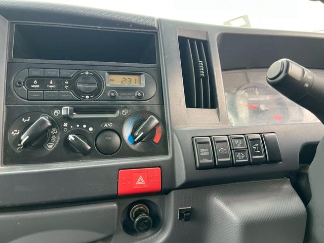 タイタントラック ダンプ 3t4ナンバー 低床 強化 6MT コボレーン 中間ピン 作業灯 電動格納ミラー ETC キーレス アドブルー HSA坂道発進補助 ASR 光軸調整ダイヤル いすずエルフOEM(16枚目)