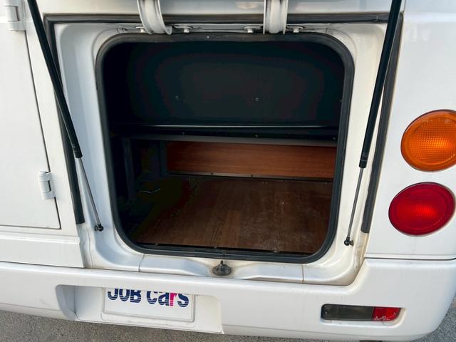 ローザ 霊柩車 17人乗 レトロフェイス リア棺台 バックカメラ ETC(10枚目)